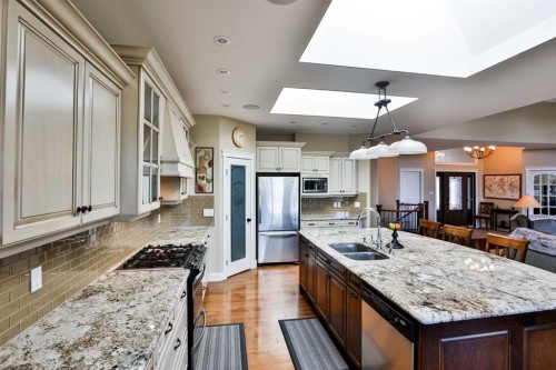 406 Stonecrest Terrace West, Lethbridge, AB - Indoor Photo Showing Kitchen With Double Sink With Upgraded Kitchen