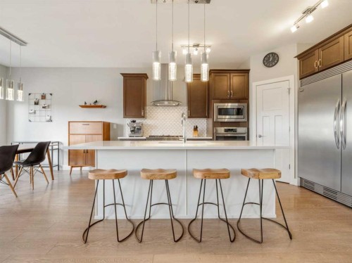 166 Crocus Terrace West, Lethbridge, AB - Indoor Photo Showing Kitchen With Upgraded Kitchen