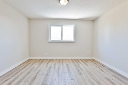 19 Heritage Lane West, Lethbridge, AB - Indoor Photo Showing Other Room