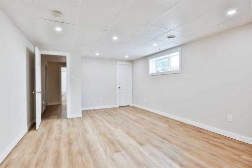 19 Heritage Lane West, Lethbridge, AB - Indoor Photo Showing Other Room