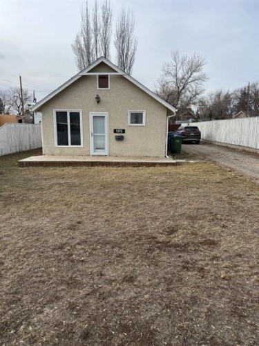 2132 20 Street, Coaldale, AB 