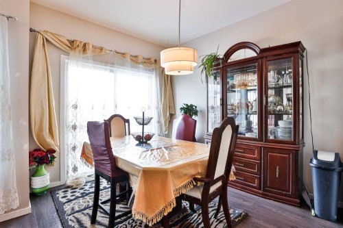 405 Moonlight Way West, Lethbridge, AB - Indoor Photo Showing Dining Room