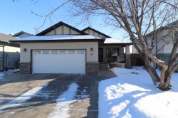 50 Riverbrook Close WEST Lethbridge, AB T1K 7V8