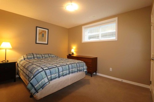 50 Riverbrook Close West, Lethbridge, AB - Indoor Photo Showing Bedroom