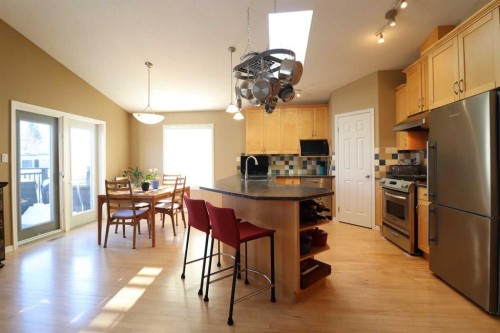 50 Riverbrook Close West, Lethbridge, AB - Indoor