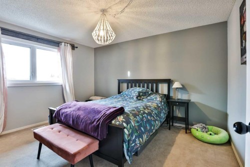 285 Jerry Potts Boulevard West, Lethbridge, AB - Indoor Photo Showing Bedroom