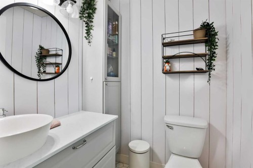 285 Jerry Potts Boulevard West, Lethbridge, AB - Indoor Photo Showing Bathroom