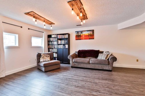 285 Jerry Potts Boulevard West, Lethbridge, AB - Indoor Photo Showing Living Room