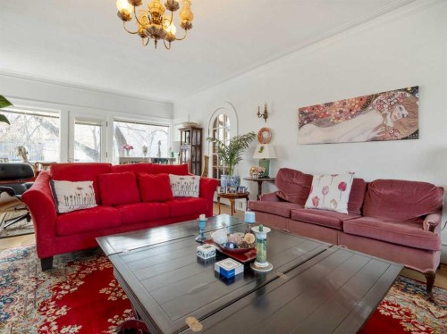 1404 4 Avenue South, Lethbridge, AB - Indoor Photo Showing Living Room