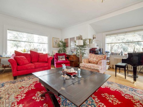 1404 4 Avenue South, Lethbridge, AB - Indoor Photo Showing Living Room