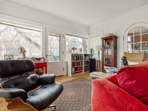 1404 4 Avenue South, Lethbridge, AB - Indoor Photo Showing Living Room