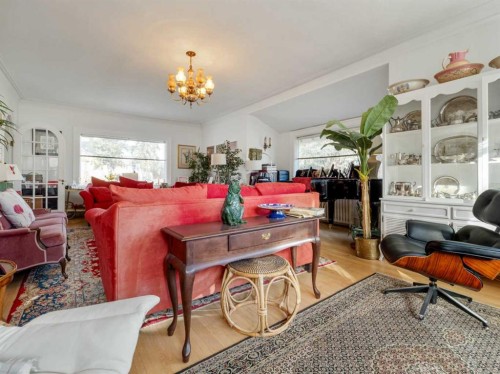 1404 4 Avenue South, Lethbridge, AB - Indoor Photo Showing Living Room