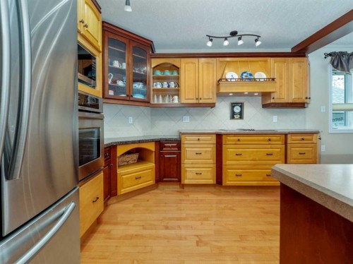 2006 7 Avenue South, Lethbridge, AB 