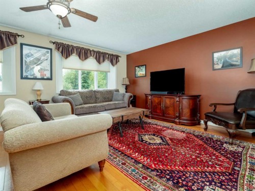 2006 7 Avenue South, Lethbridge, AB 