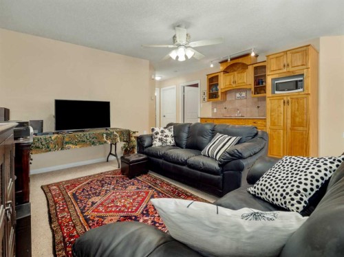 2006 7 Avenue South, Lethbridge, AB 