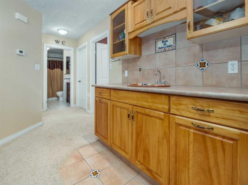 2006 7 Avenue South, Lethbridge, AB 