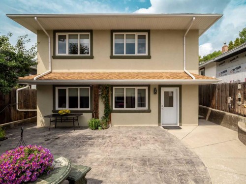 2006 7 Avenue South, Lethbridge, AB 