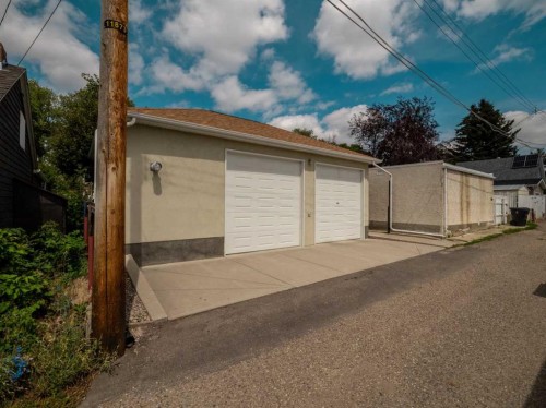 2006 7 Avenue South, Lethbridge, AB 