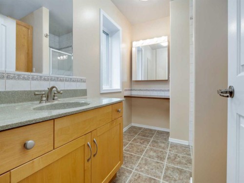 2006 7 Avenue South, Lethbridge, AB 