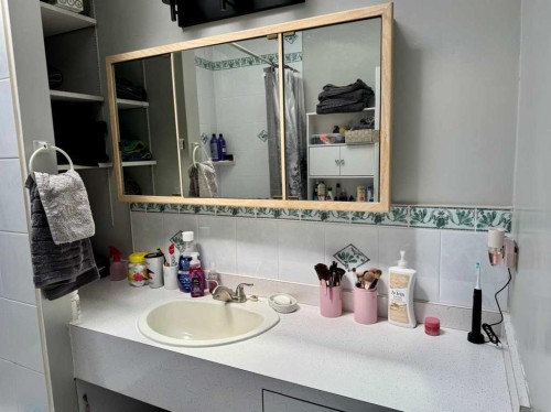 7918 23 Avenue, Coleman, AB - Indoor Photo Showing Bathroom