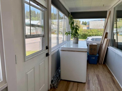 7918 23 Avenue, Coleman, AB - Indoor Photo Showing Other Room