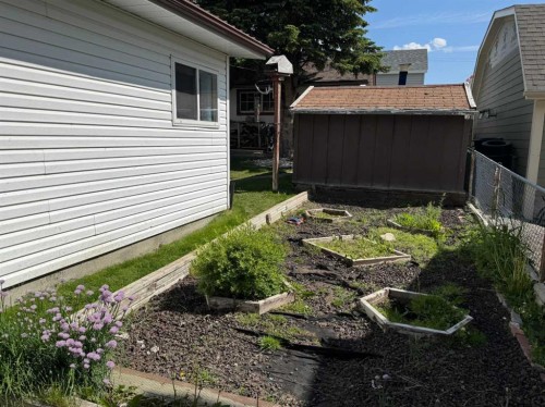 7918 23 Avenue, Coleman, AB - Outdoor