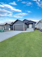 320 Greenwood Place  Coalhurst, AB T0L 0V2