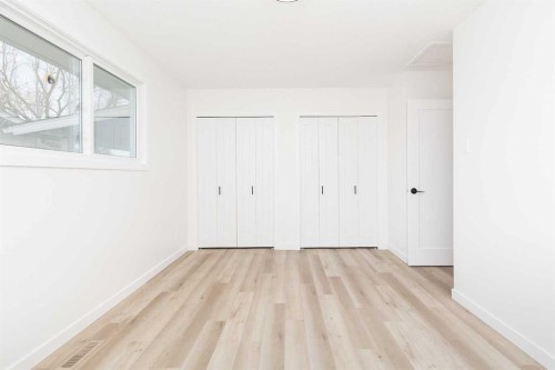 2302 16 Street North, Lethbridge, AB - Indoor Photo Showing Other Room