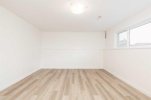 2302 16 Street North, Lethbridge, AB - Indoor Photo Showing Other Room