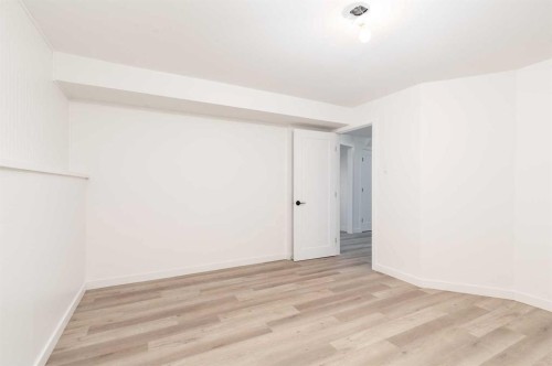 2302 16 Street North, Lethbridge, AB - Indoor Photo Showing Other Room