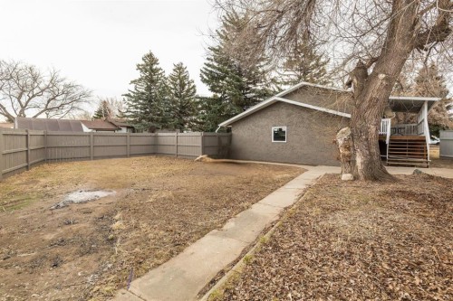 2302 16 Street North, Lethbridge, AB - Outdoor