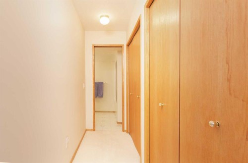 112-75 1 Avenue South, Lethbridge, AB - Indoor Photo Showing Other Room