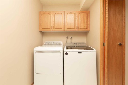 112-75 1 Avenue South, Lethbridge, AB - Indoor Photo Showing Laundry Room