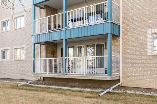 112-75 1 Avenue South, Lethbridge, AB - Indoor Photo Showing Other Room
