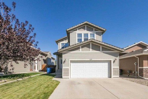 139 Firelight Way West, Lethbridge, AB - Outdoor