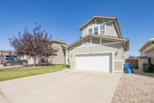 139 Firelight Way West, Lethbridge, AB - Outdoor