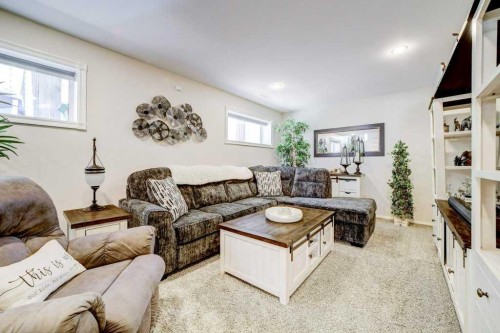248 Sunridge Road West, Lethbridge, AB - Indoor Photo Showing Living Room