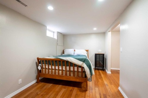 139 Laval Boulevard West, Lethbridge, AB - Indoor Photo Showing Bedroom