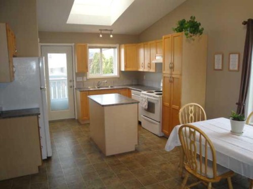 51 Kodiak Boulevard North, Lethbridge, AB - Indoor Photo Showing Other Room