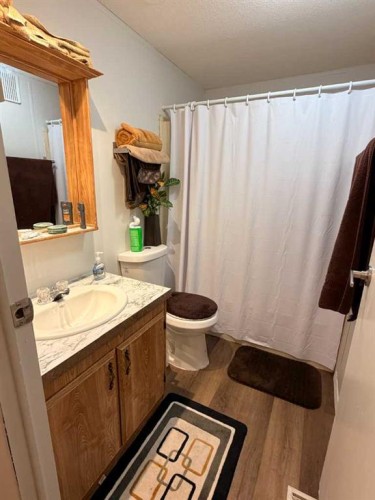 5403 42 Avenue South, Taber, AB - Indoor Photo Showing Bathroom