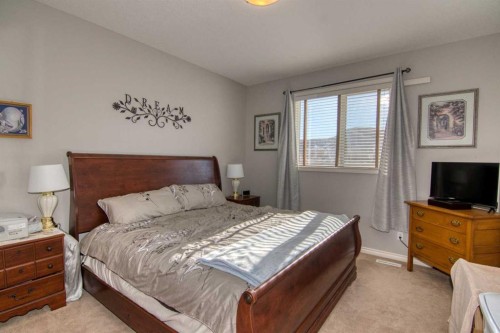325 Canyon Boulevard West, Lethbridge, AB - Indoor Photo Showing Bedroom