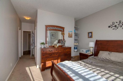 325 Canyon Boulevard West, Lethbridge, AB - Indoor Photo Showing Bedroom