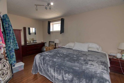 325 Canyon Boulevard West, Lethbridge, AB - Indoor Photo Showing Bedroom