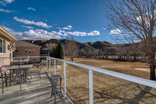 325 Canyon Boulevard West, Lethbridge, AB - Outdoor