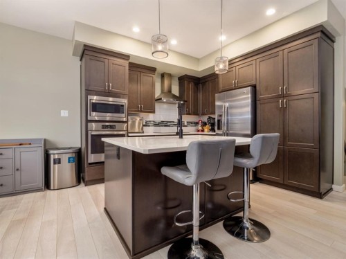 327 Mildred Dobbs Boulevard North, Lethbridge, AB - Indoor Photo Showing Kitchen With Upgraded Kitchen