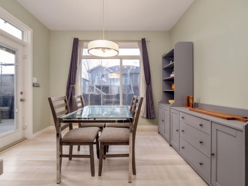 327 Mildred Dobbs Boulevard North, Lethbridge, AB - Indoor Photo Showing Dining Room