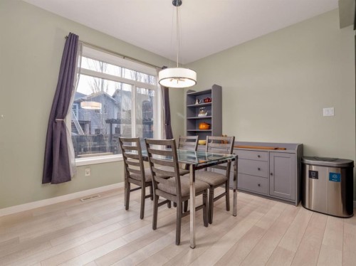 327 Mildred Dobbs Boulevard North, Lethbridge, AB - Indoor Photo Showing Dining Room