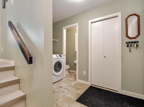327 Mildred Dobbs Boulevard North, Lethbridge, AB - Indoor Photo Showing Laundry Room