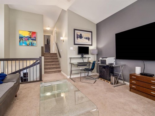 327 Mildred Dobbs Boulevard North, Lethbridge, AB - Indoor