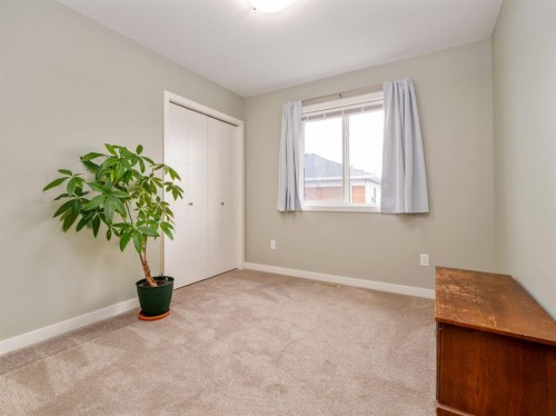 327 Mildred Dobbs Boulevard North, Lethbridge, AB - Indoor Photo Showing Other Room